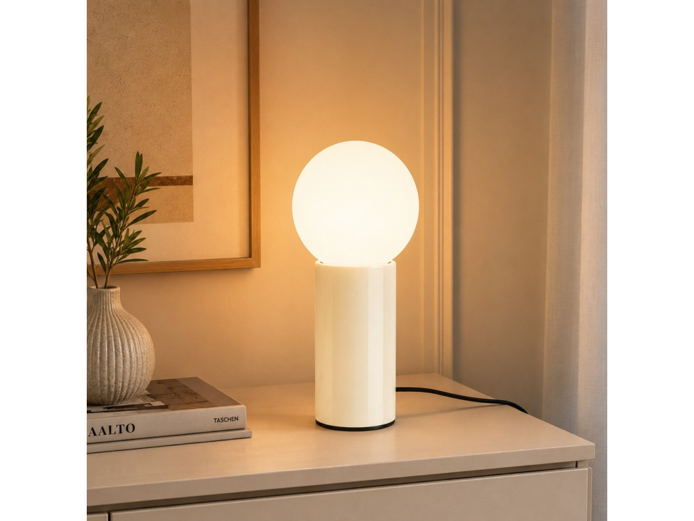 Metalowa lampa stołowa „Polo” – 15 x 15 x 35 cm – beżowa