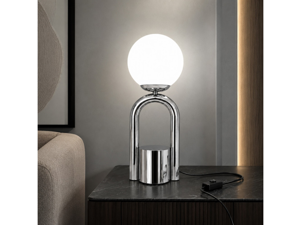 Metalowa lampa stołowa „Loop” – 15 x 15 cm – chrom
