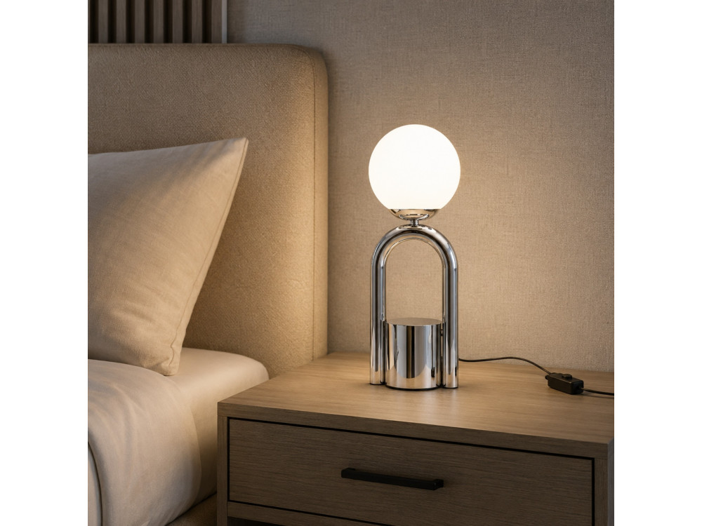 Metalowa lampa stołowa „Loop” – 15 x 15 cm – chrom