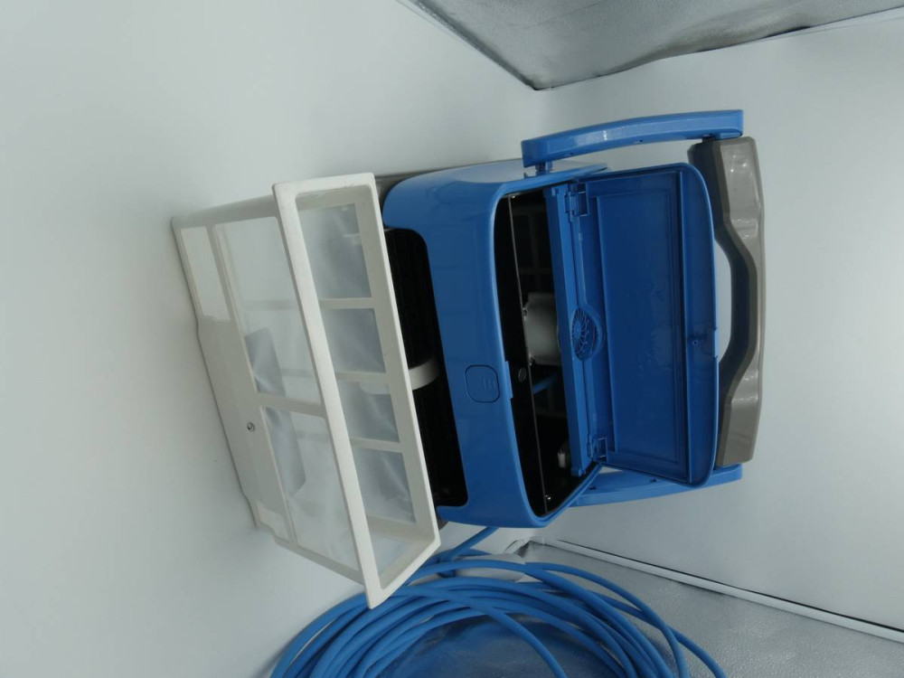 Elektryczny odkurzacz basenowy ORCA 300