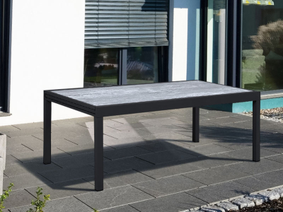 Quelle couleur pour une table de jardin en bois ?